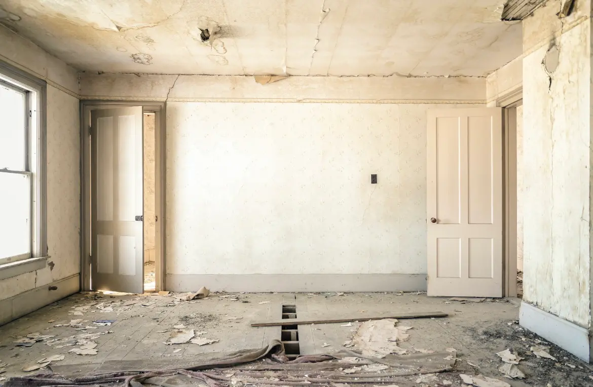 Waste disposal crew managing a cleanout project in Dardanelle